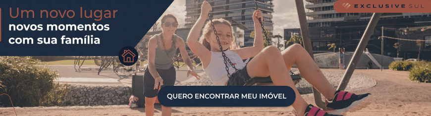 imobiliaria-exclusive-pelotas-mae-empurrando-a-filha-no-balanco