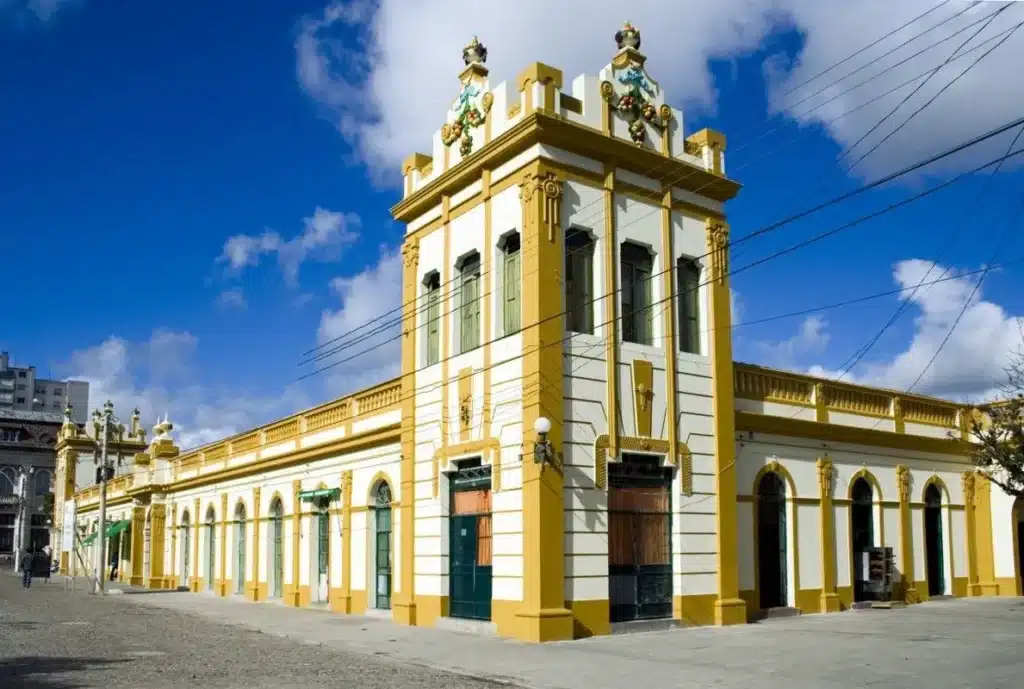 restaurantes em pelotas fachada do mercado publico de pelotas