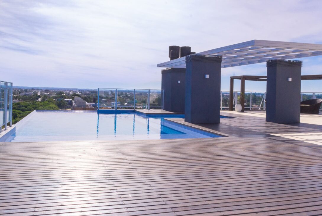 condominio-vasco-da-gama-rooftop-do-condominio-fechado-vasco-da-gama-com-piscina-de-borda-infinita