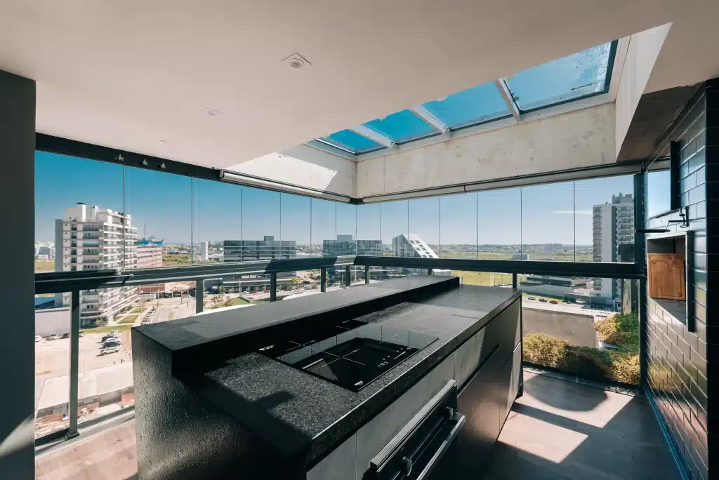 tendencias-para-imoveis-de-alto-padrao-varanda-do-apartamento-do-condominio-inn-no-parque-una