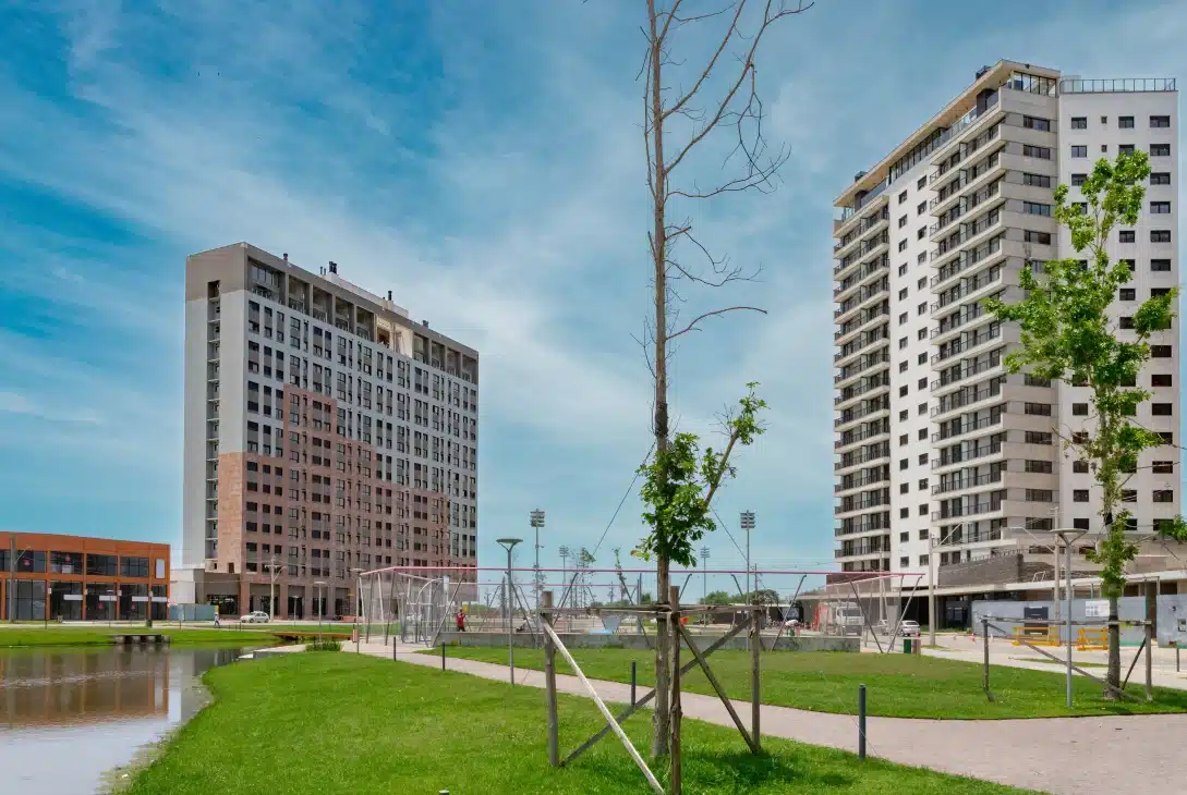 airbnb-em-pelotas-parque-una-com-condominio-canto-ao-fundo